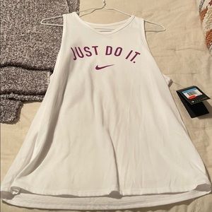 Nike workout tank- size medium- never worn w/ tags